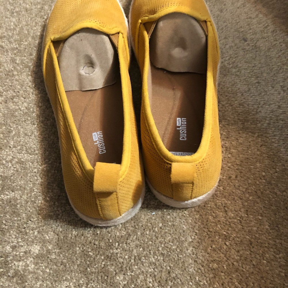 Clarks Slip On💛 - Picture 7 of 8